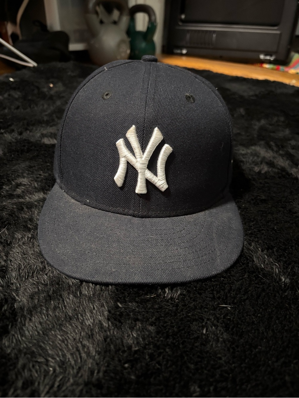 New Era New York Yankees Black Fitted Cap (Size 7)
